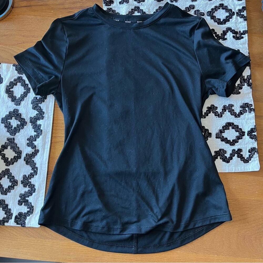 Nike dri-fit black short sleeve activewear top kids girls size large L